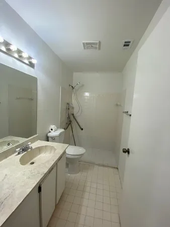 $2,850 | 41 Buxton Lane, Boynton Beach, FL 33426