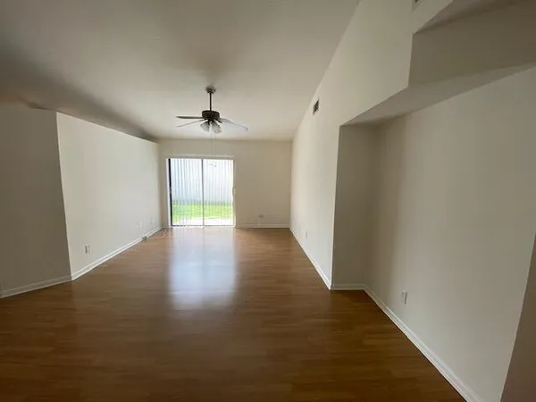 $2,850 | 41 Buxton Lane, Boynton Beach, FL 33426
