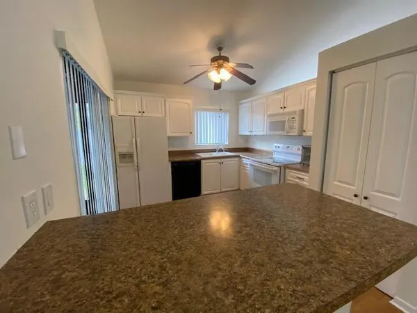 $2,850 | 41 Buxton Lane, Boynton Beach, FL 33426