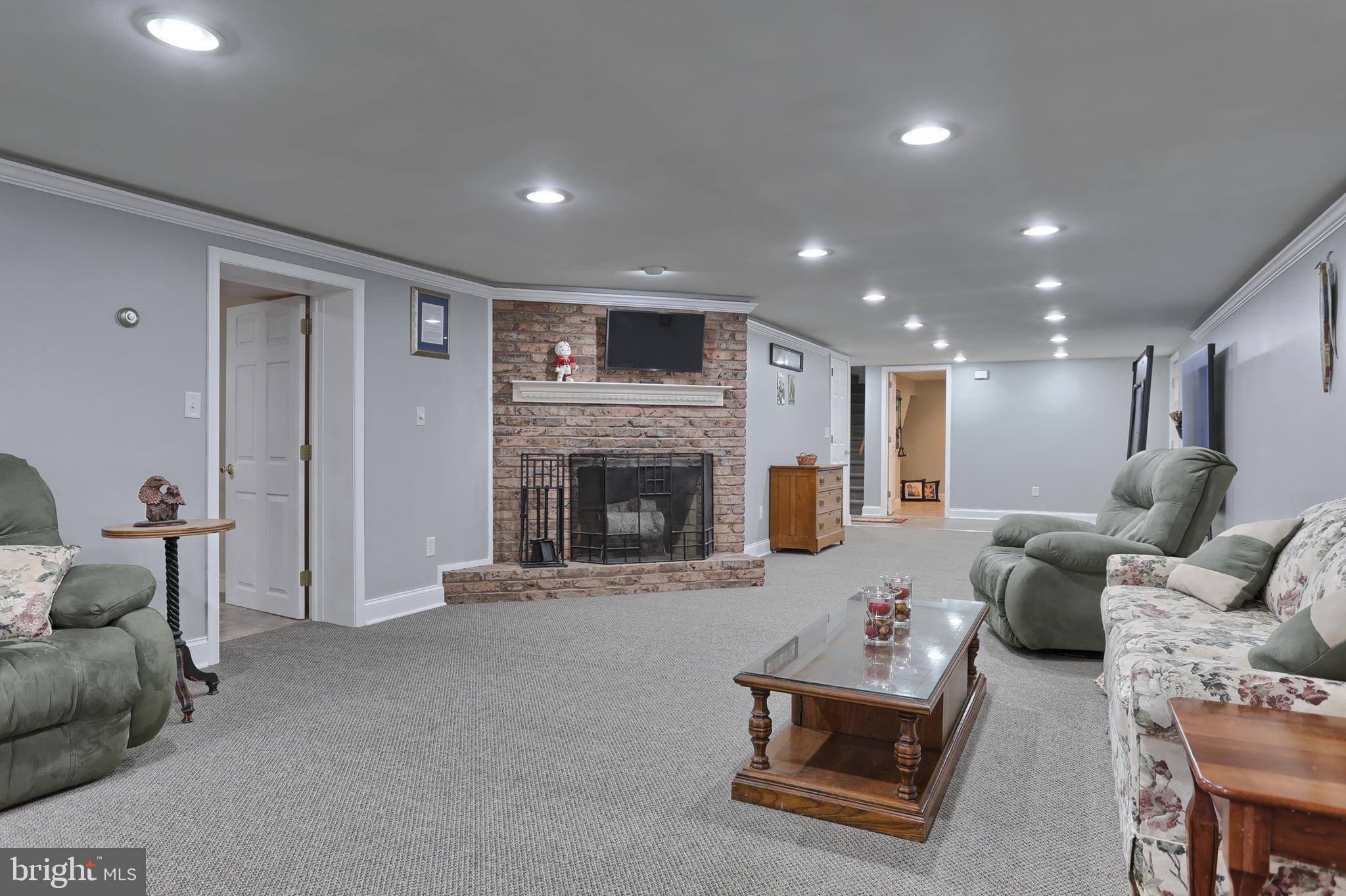 7 Pennwood Road Lebanon, PA 17042 - Photo 3 of 53 Gallery Image 3