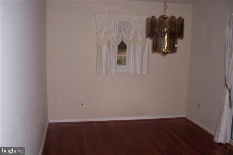 18441 Joplin Road Triangle, VA 22172 - Photo 4 of 7 Dining Room