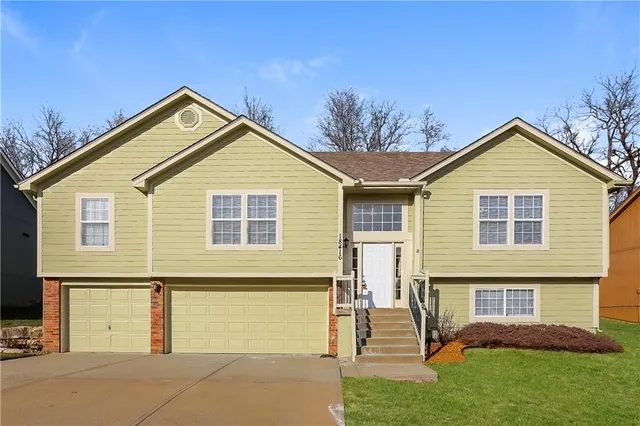 $2,830 | 18416 East 19th Street South, Independence, MO 64057