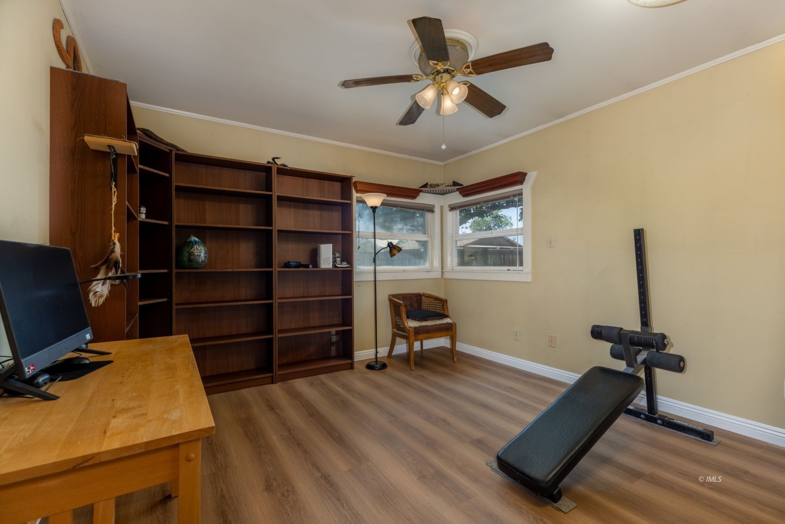95 Mountain View Avenue Bishop, CA 93514 - Photo 20 of 35 a view of a workspace with furniture and a window