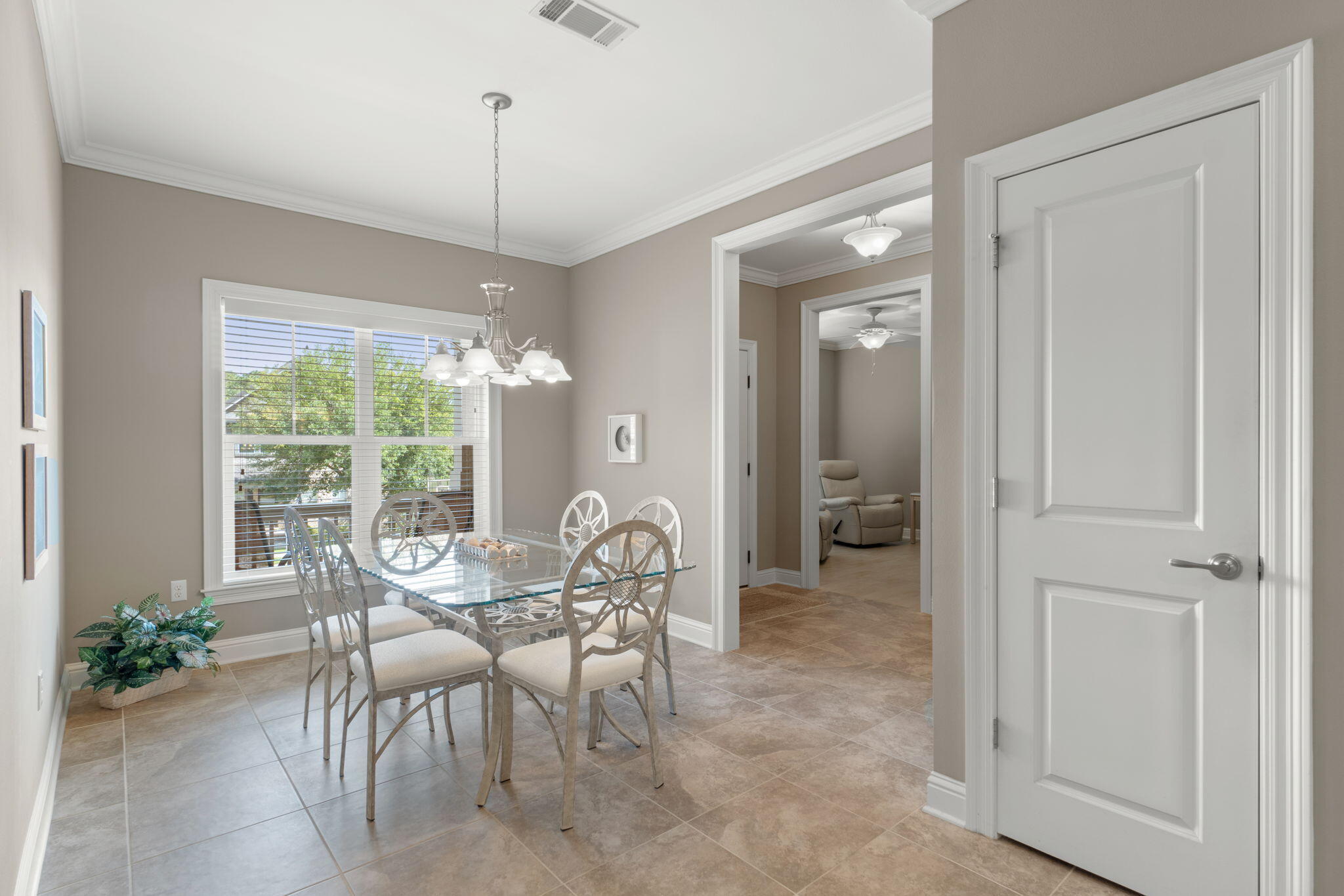 562 Falcon Trail Niceville, FL 32578 - Photo 15 of 40 a dining room with furniture window and outside view