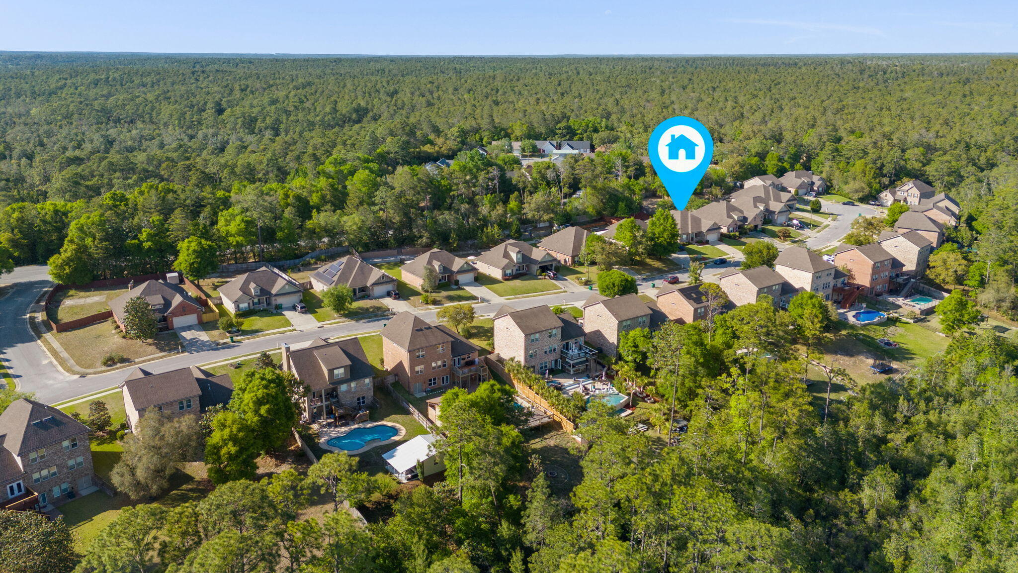 562 Falcon Trail Niceville, FL 32578 - Photo 38 of 40 a view of a city