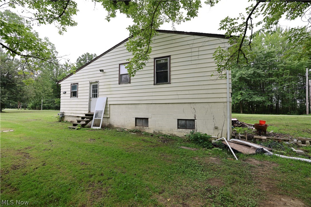 2938 SOM Center Road Willoughby, OH 44094 - Photo 7 of 21 Side of home