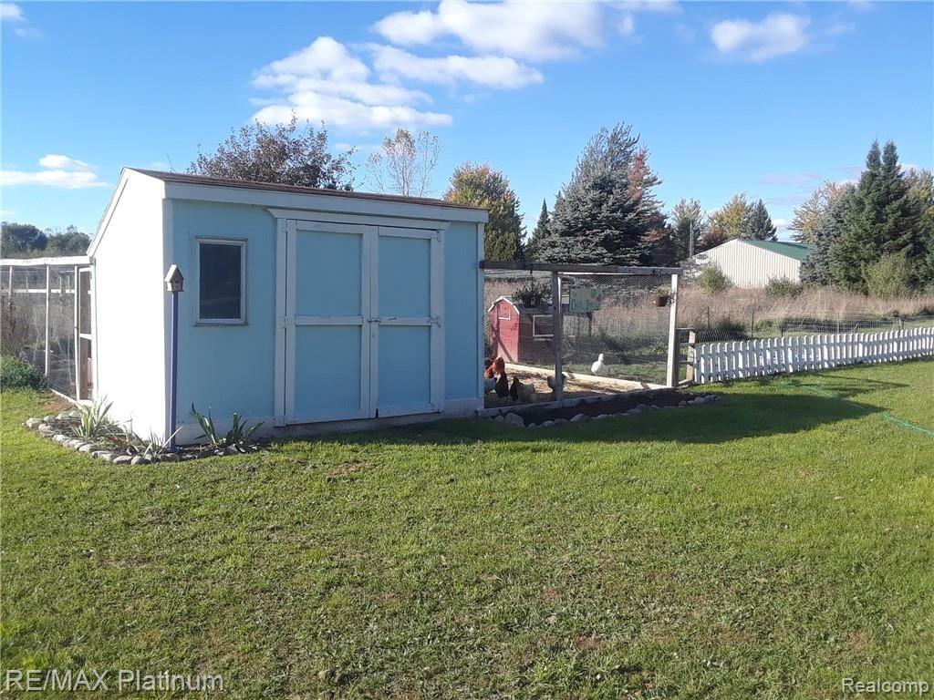 7281 Oak Grove Road Howell, MI 48855 - Photo 23 of 25 20181024_154739.jpg