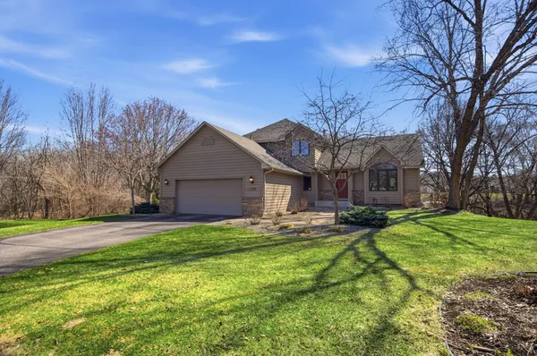 $525,000 | 1100 Cherry Court, Burnsville, MN 55306