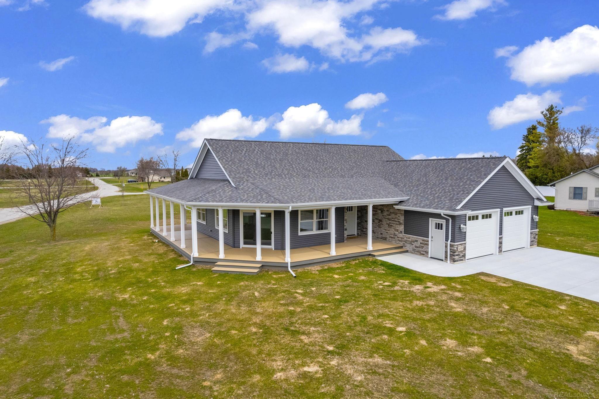 271 Harrington Road Croswell, MI 48422 - Photo 4 of 52