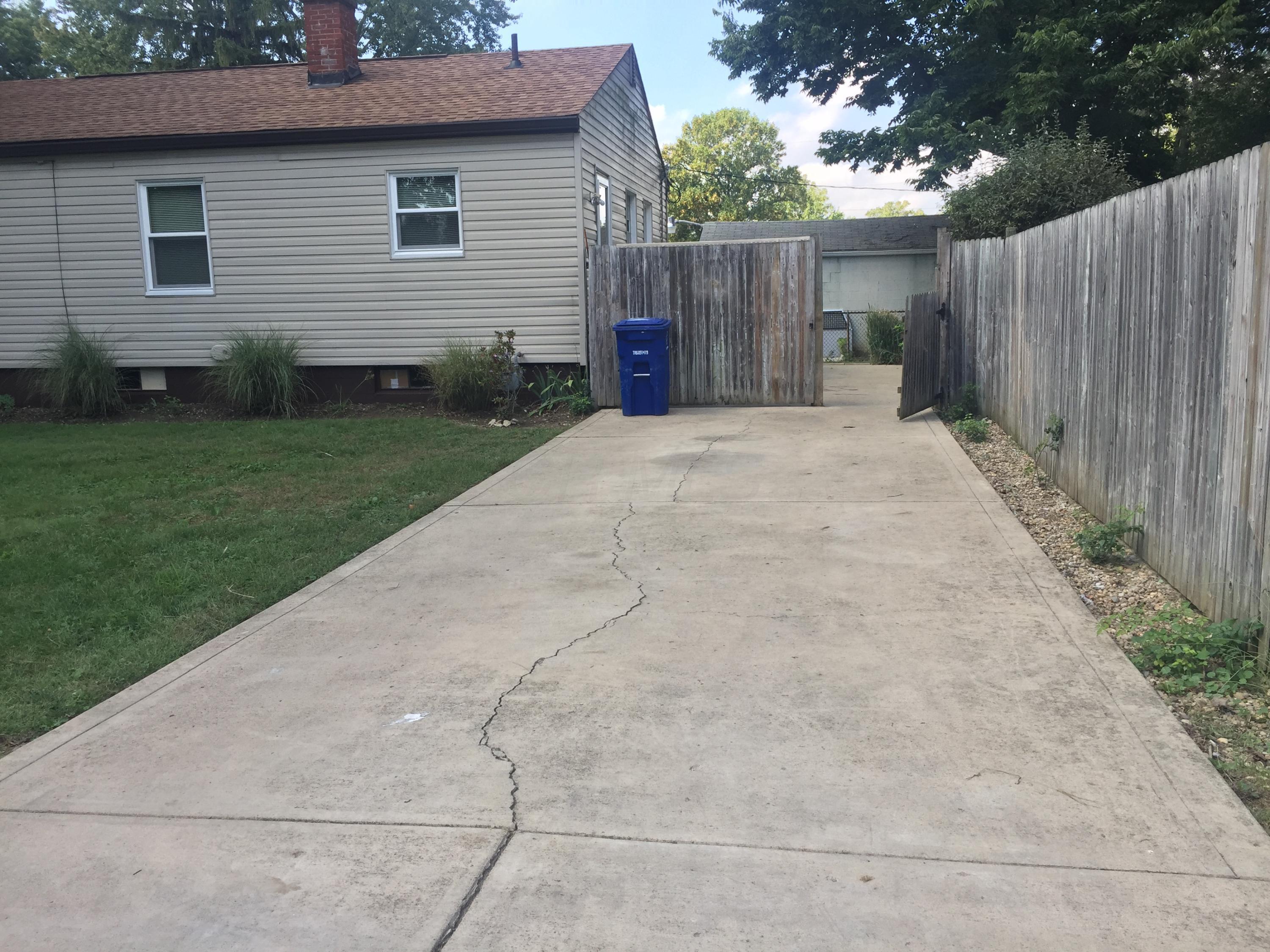 1332 Moler Road Columbus, OH 43207 - Photo 6 of 7