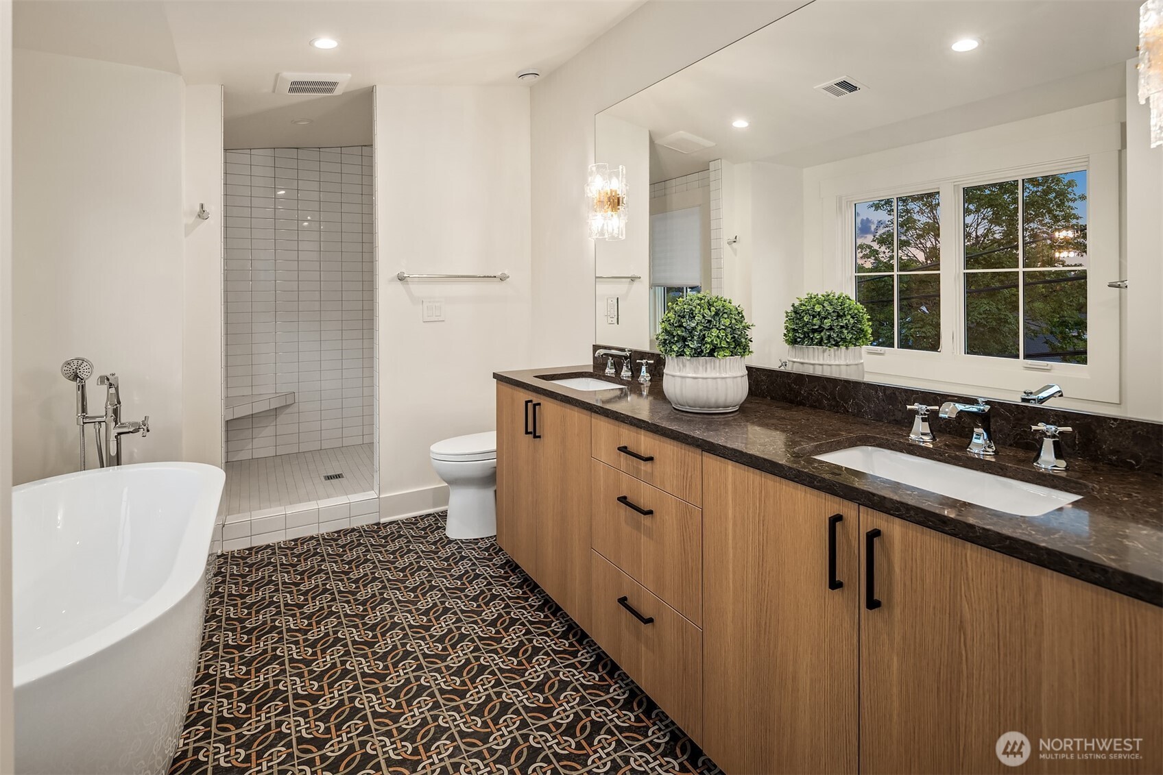 4402 Letitia Avenue South Seattle, WA 98118 - Photo 19 of 39