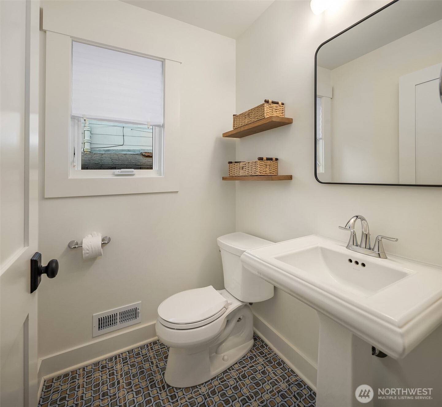 4402 Letitia Avenue South Seattle, WA 98118 - Photo 24 of 39