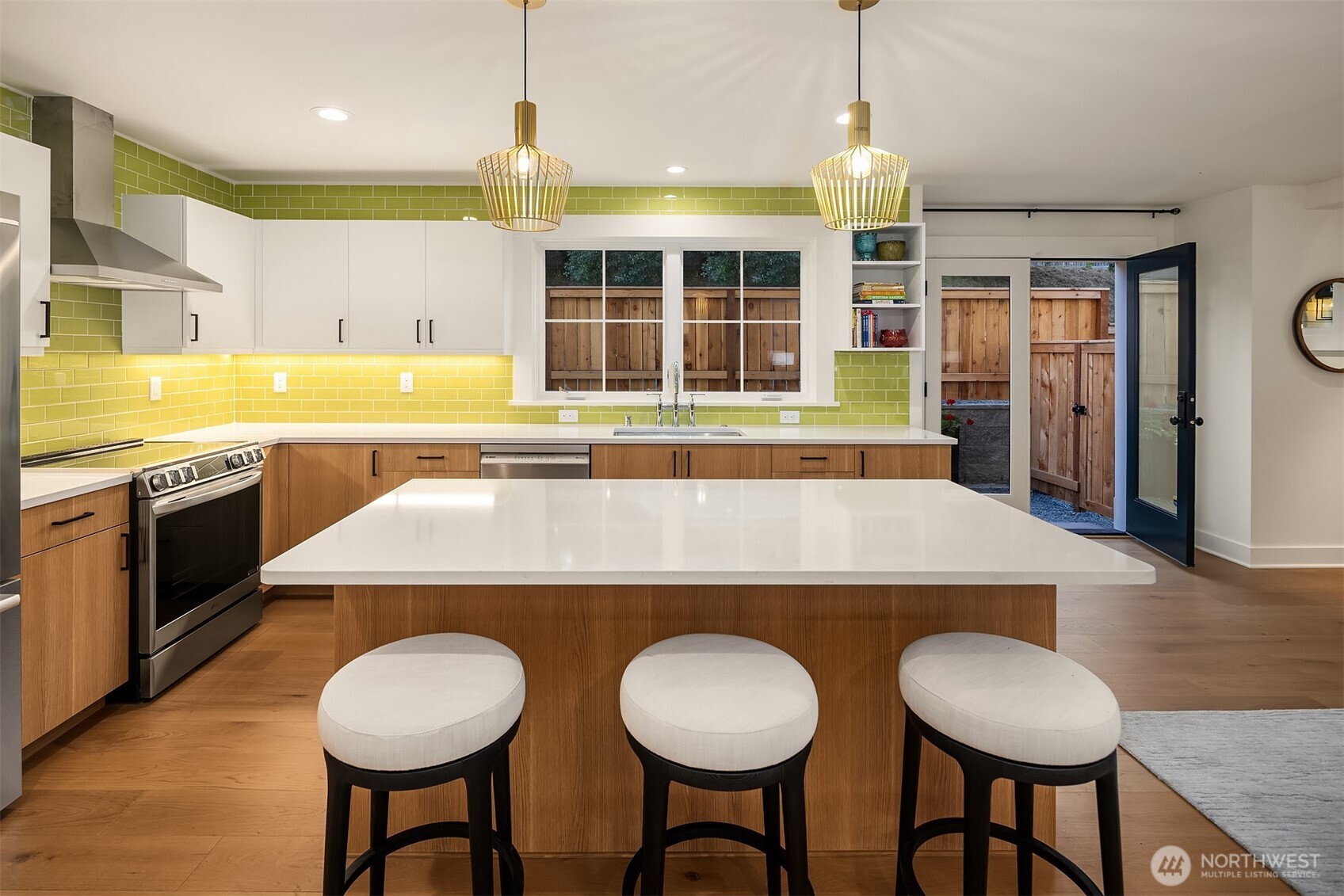 4402 Letitia Avenue South Seattle, WA 98118 - Photo 10 of 39