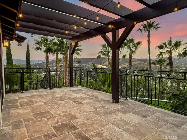 $2,375,000 | 567 Lone Oak Drive, Thousand Oaks, CA 91362