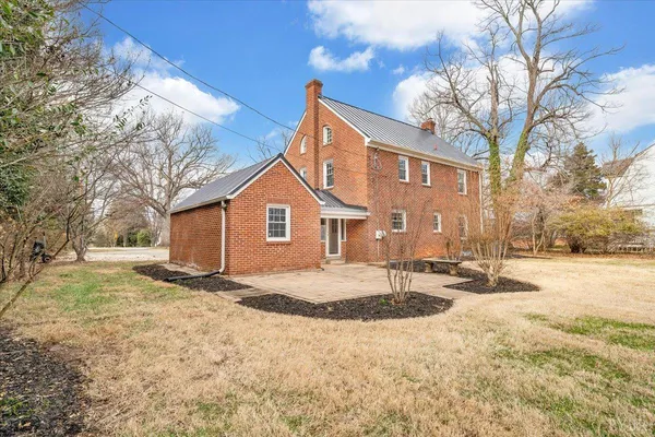 $569,900 | 904 Longwood Avenue, Bedford, VA 24523