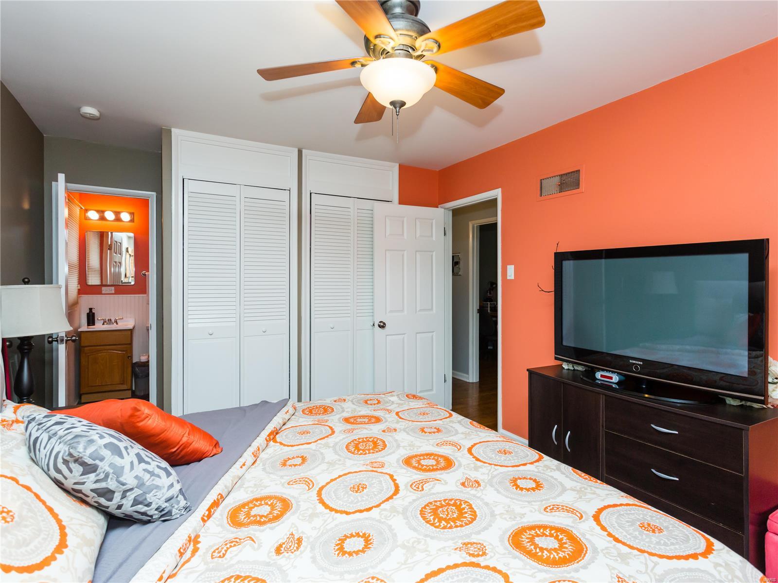 9281 Forman Road St. Louis, MO 63123 - Photo 11 of 30 Gallery Image 11