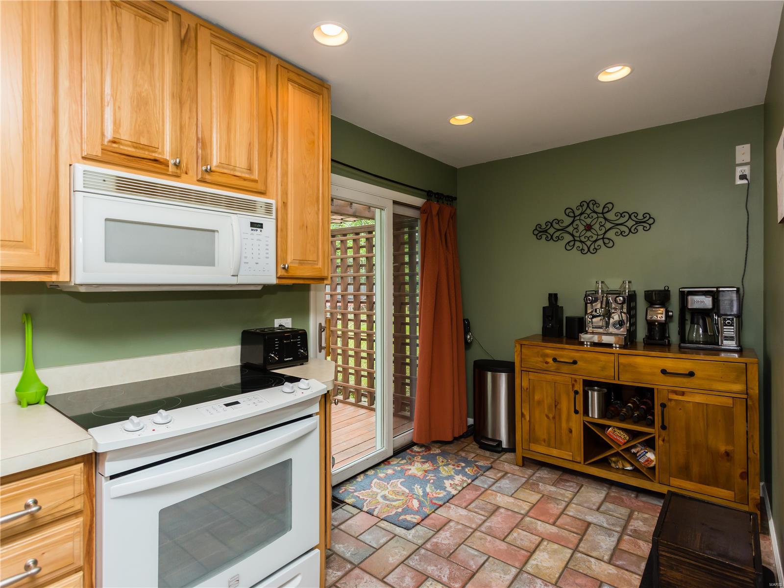 9281 Forman Road St. Louis, MO 63123 - Photo 9 of 30 Gallery Image 9