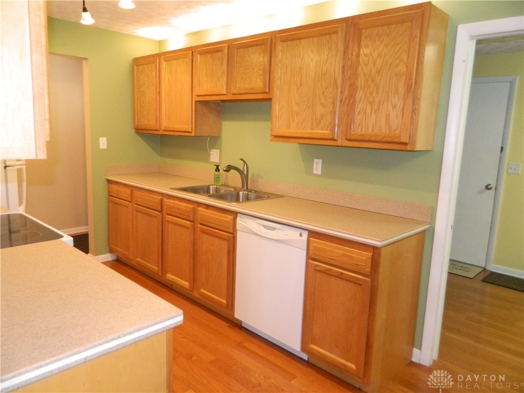 1249 Cloverfield Avenue Kettering, OH 45429 - Photo 5 of 34