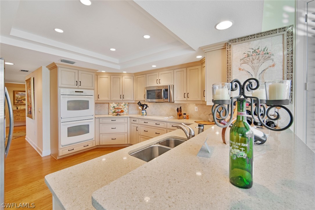 2647 Wulfert Road, Unit 5 Sanibel, FL 33957 - Photo 10 of 45 Gallery Image 10
