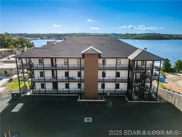 $574,900 | 4925 Robins Circle, Unit 2C, Osage Beach, MO 65065