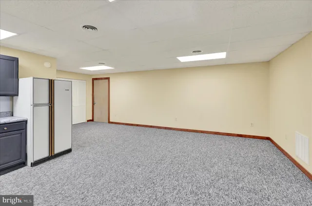 $1,050 | 392 5 Locks Road, Shoemakersville, PA 19555