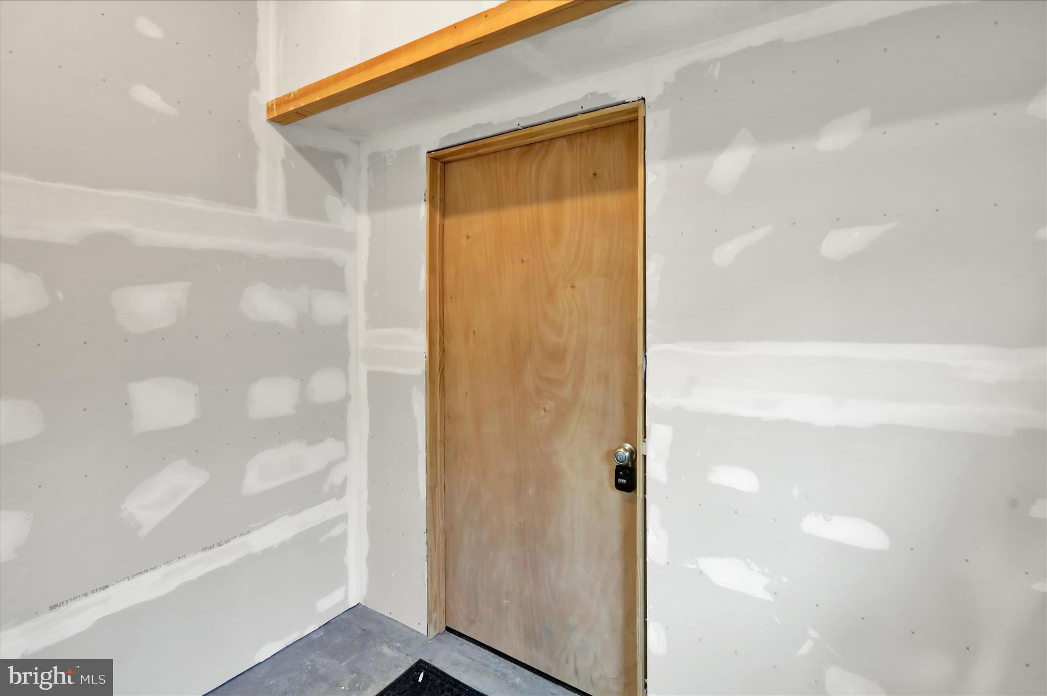 392 5 Locks Road Shoemakersville, PA 19555 - Photo 10 of 11 a bathroom with a shower