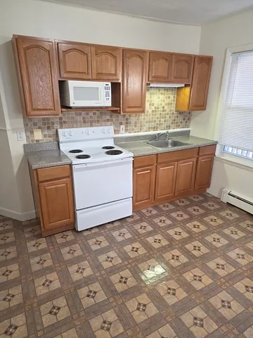 $1,700 | 77 Albertina Street, Unit 1R, Quincy, MA 02169