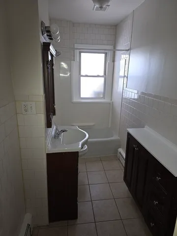 $1,700 | 77 Albertina Street, Unit 1R, Quincy, MA 02169