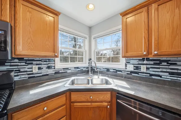 $299,900 | 3861 Dorset Drive, Jackson, MI 49203