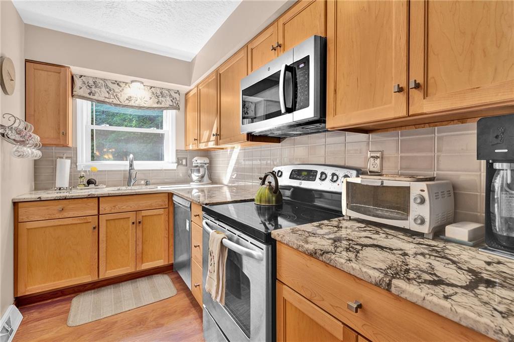 221 D Stone Quarry Road Monaca, PA 15061 - Photo 4 of 19 Gallery Image 4