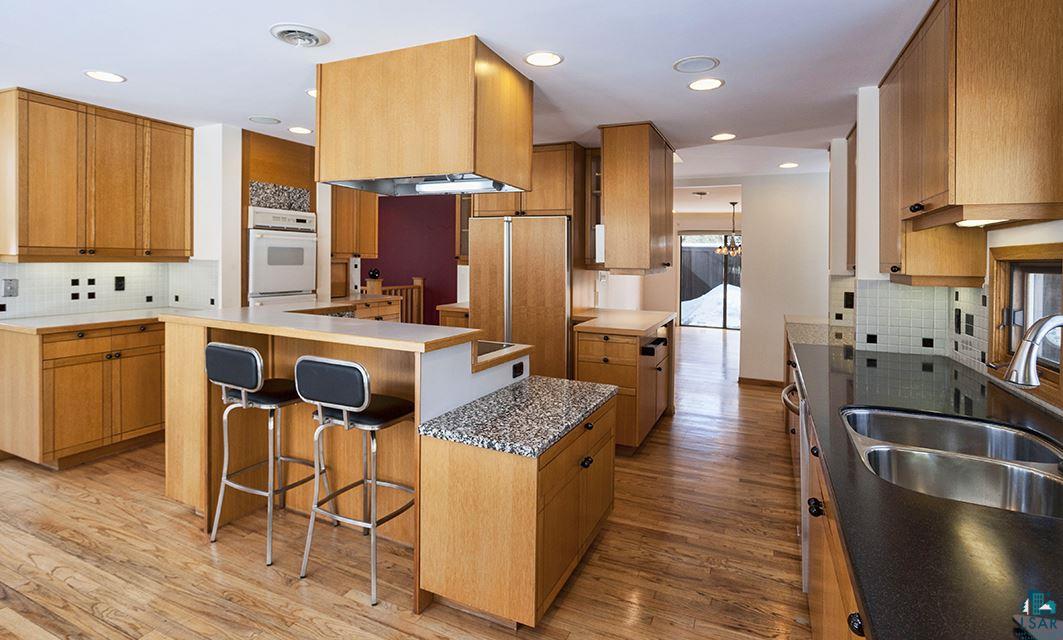 209 Misquah Road Duluth, MN 55804 - Photo 7 of 23 Kitchen