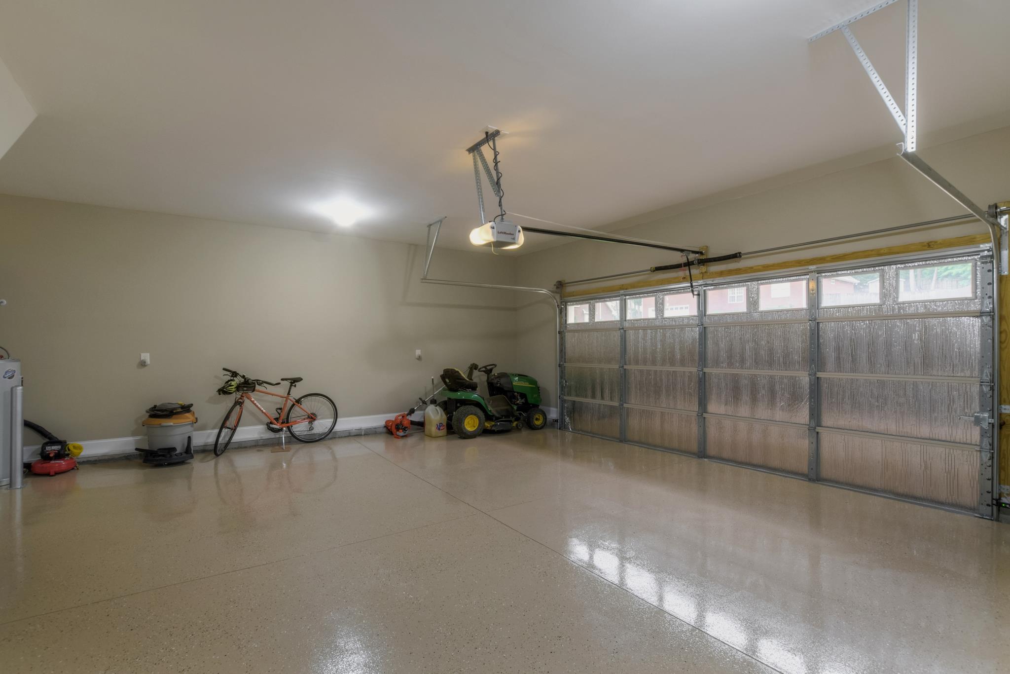 158 Abbey Road Lebanon, TN 37090 - Photo 21 of 30 a view of a room with gym equipment