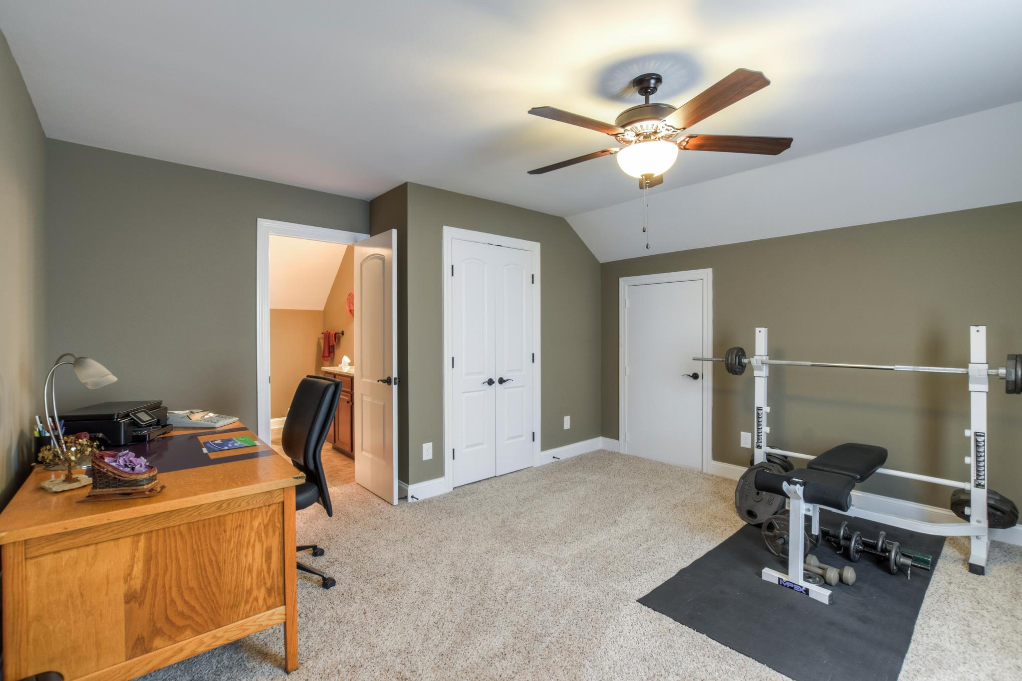 158 Abbey Road Lebanon, TN 37090 - Photo 24 of 30 a workspace with furniture and a window
