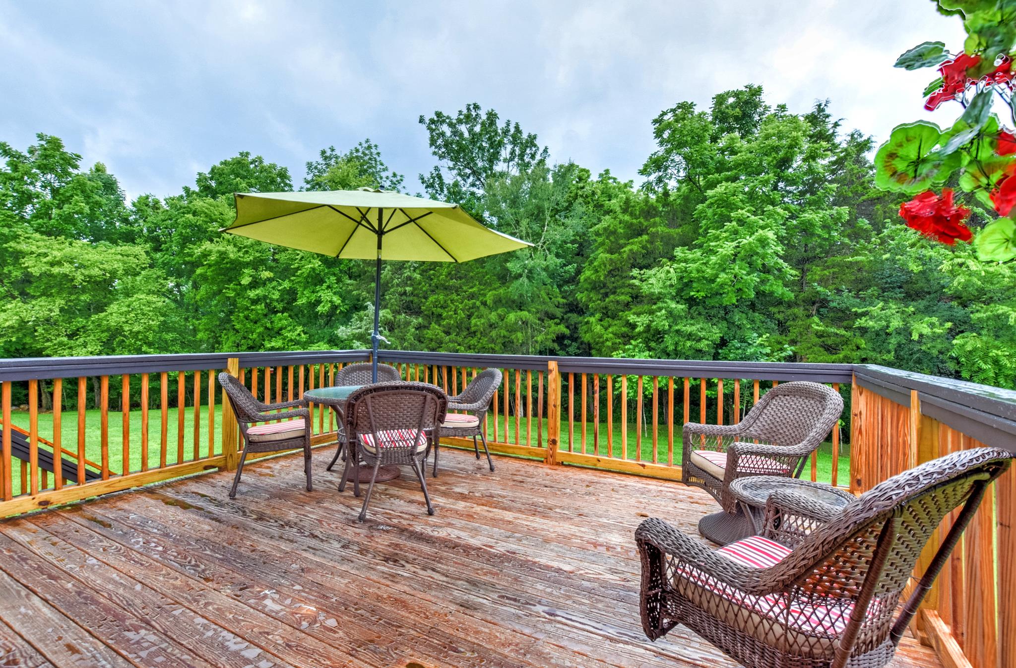 158 Abbey Road Lebanon, TN 37090 - Photo 27 of 30 a view of sitting area with furniture and wooden deck