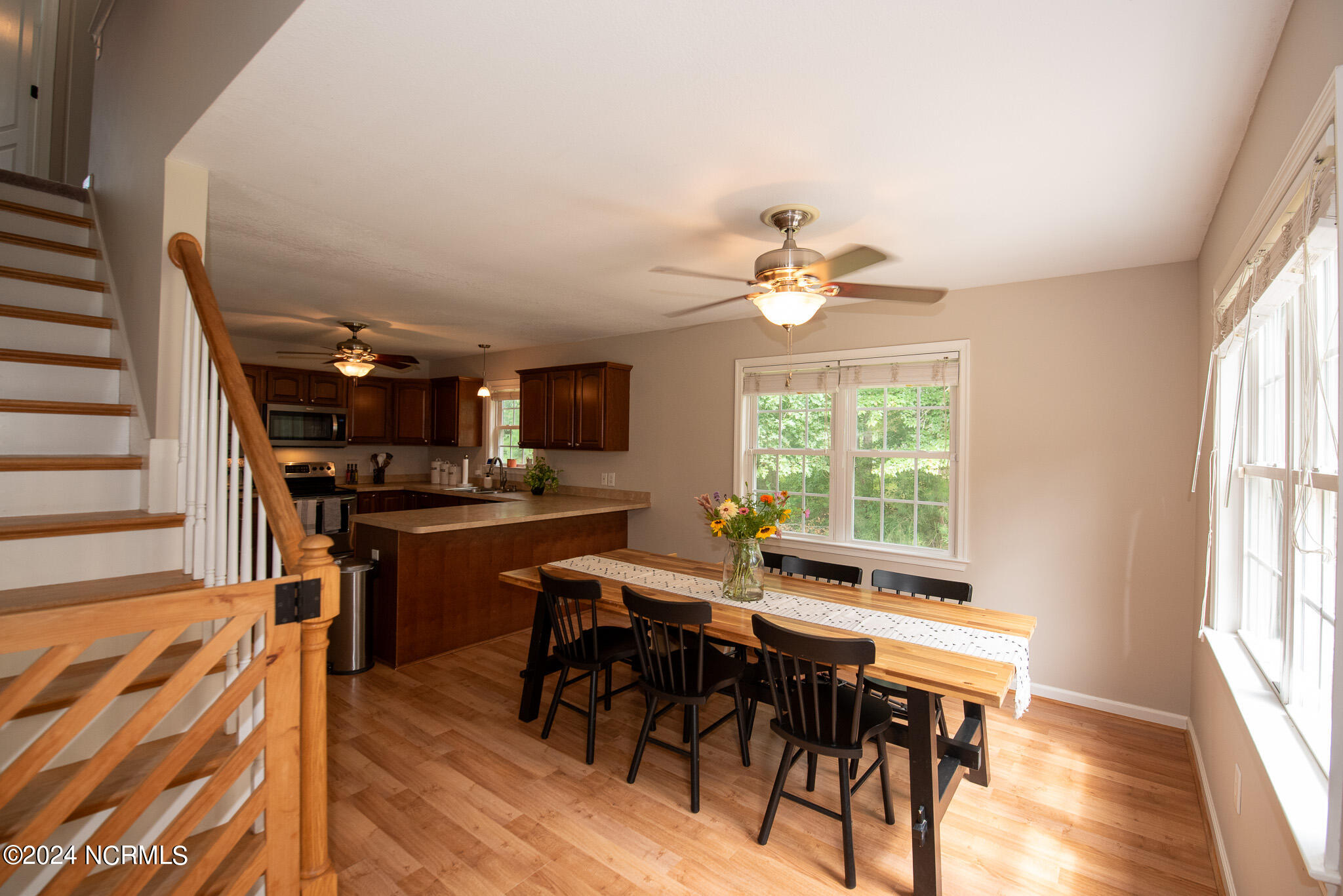938 Thunder Road Elizabeth City, NC 27909 - Photo 9 of 34 Dining