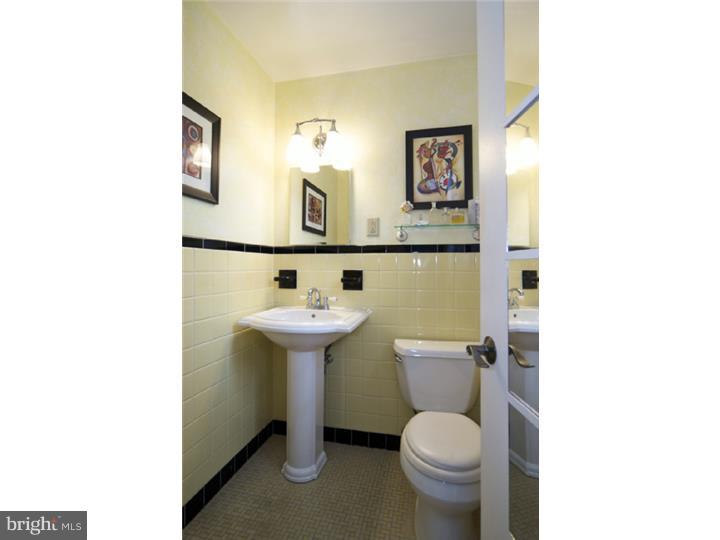 1839 Twining Road Willow Grove, PA 19090 - Photo 18 of 25 Gallery Image 18