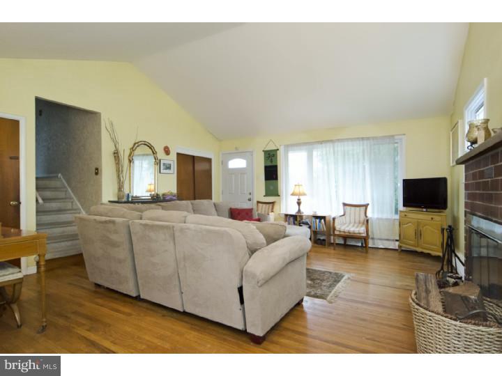 1839 Twining Road Willow Grove, PA 19090 - Photo 8 of 25 Gallery Image 8