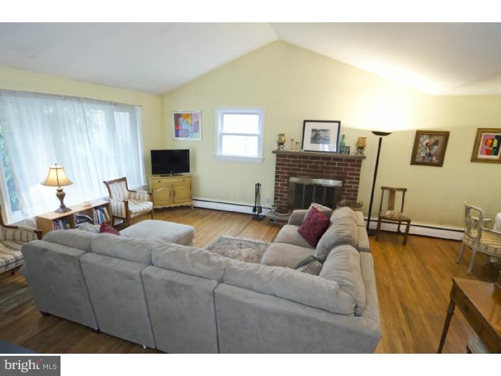 1839 Twining Road Willow Grove, PA 19090 - Photo 9 of 25 Gallery Image 9