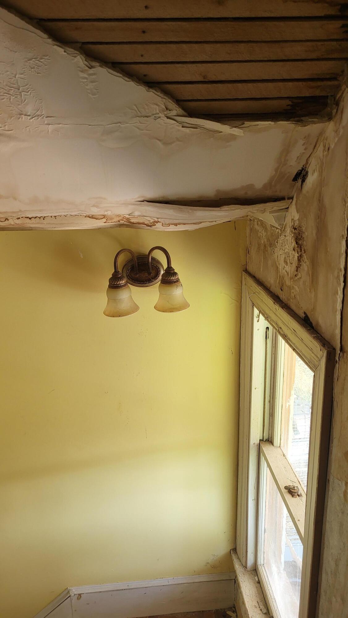 405 Pine Street Rumford, ME 04276 - Photo 17 of 24 2nd-3rd Fl Hallway