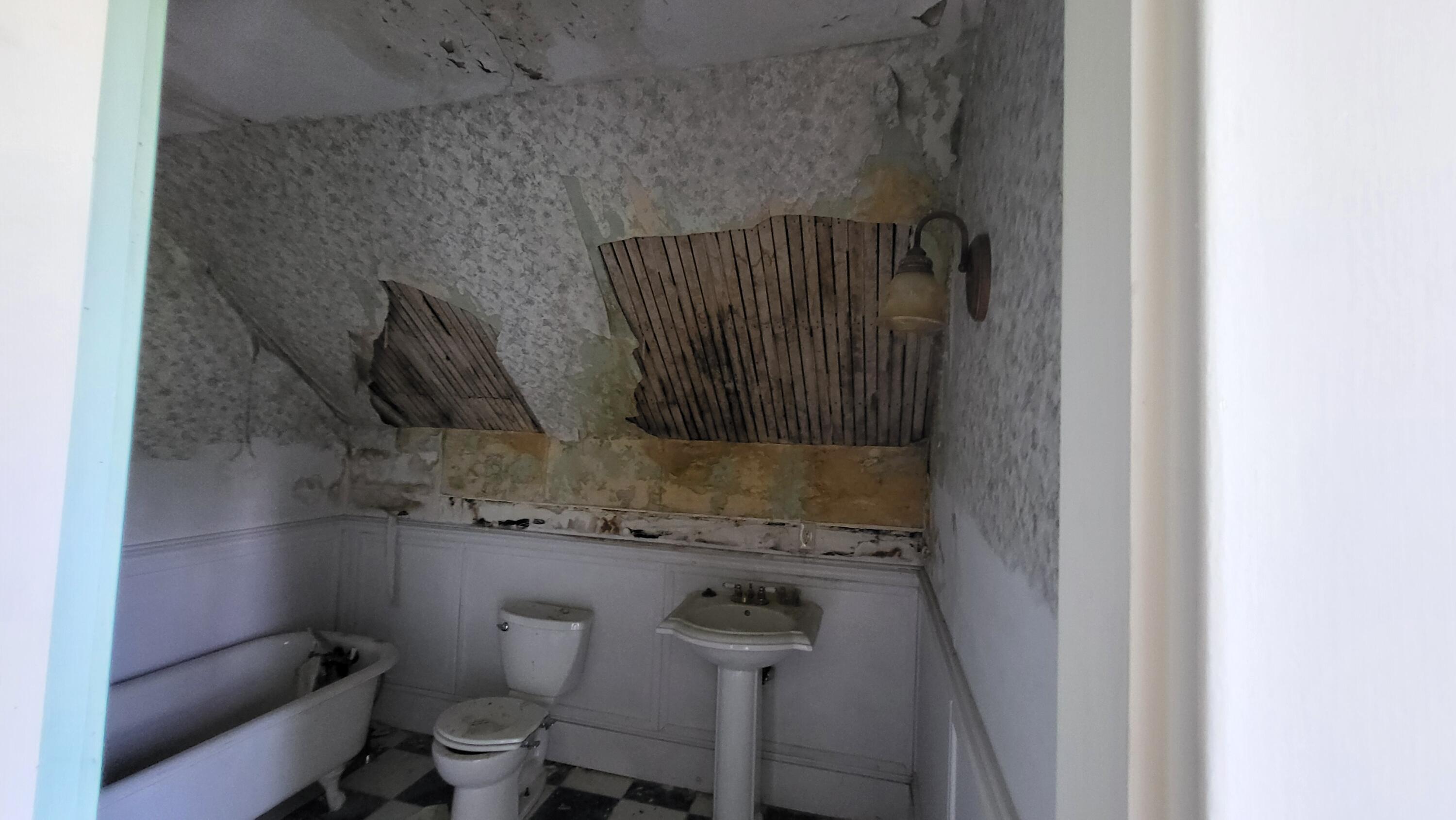 405 Pine Street Rumford, ME 04276 - Photo 21 of 24 3rd Fl Bathroom