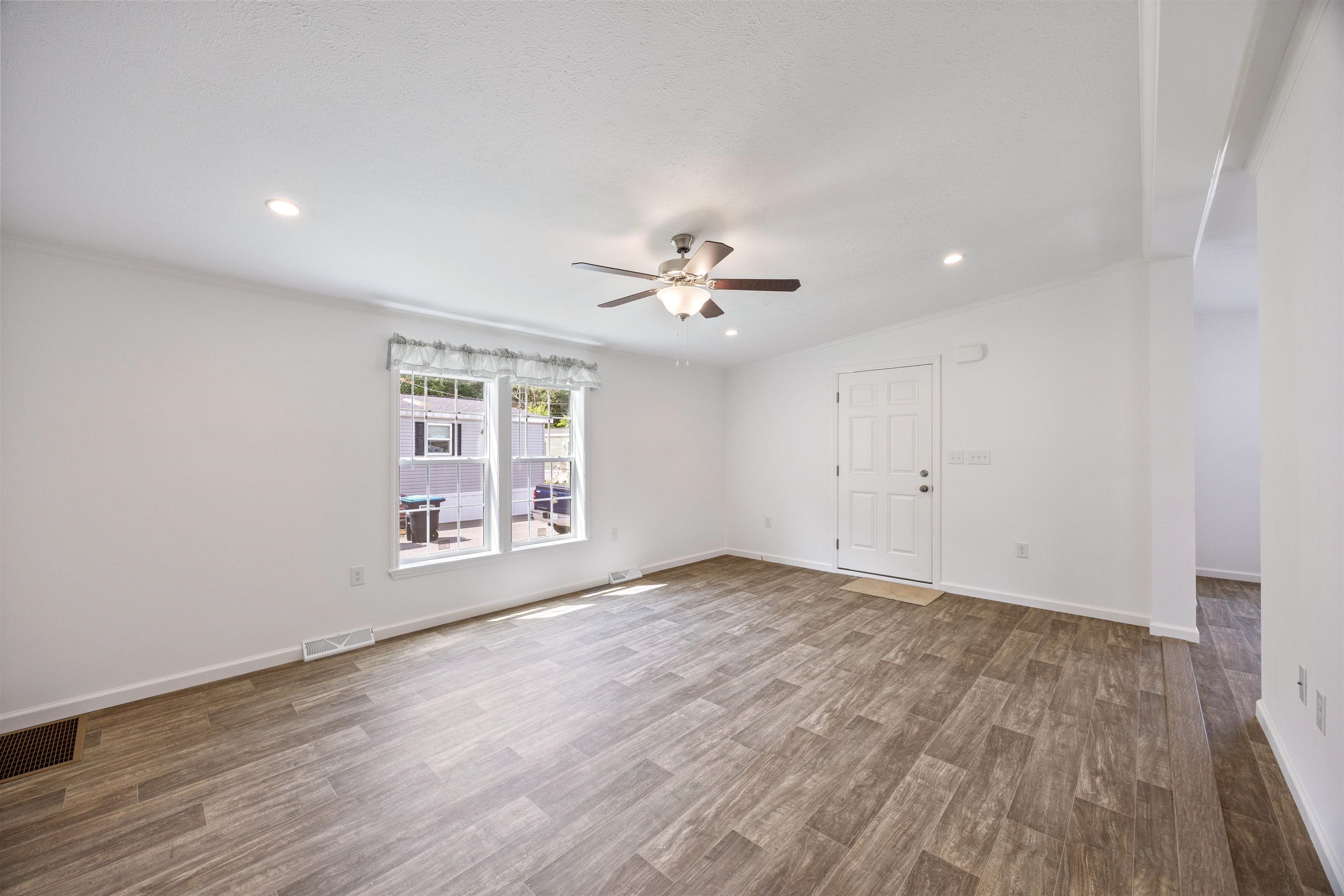29 Lowell Road, Unit 43 Salem, NH 03079 - Photo 11 of 26