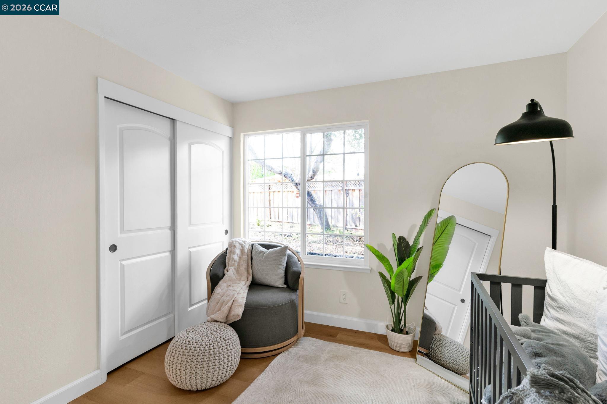 32 Yale Court San Ramon, CA 94583 - Photo 29 of 40 a living room with furniture and a potted plant