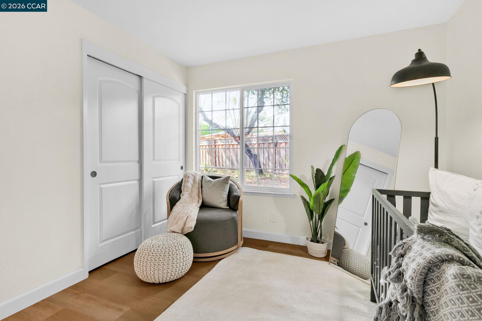 32 Yale Court San Ramon, CA 94583 - Photo 30 of 40 a living room with furniture and a potted plant