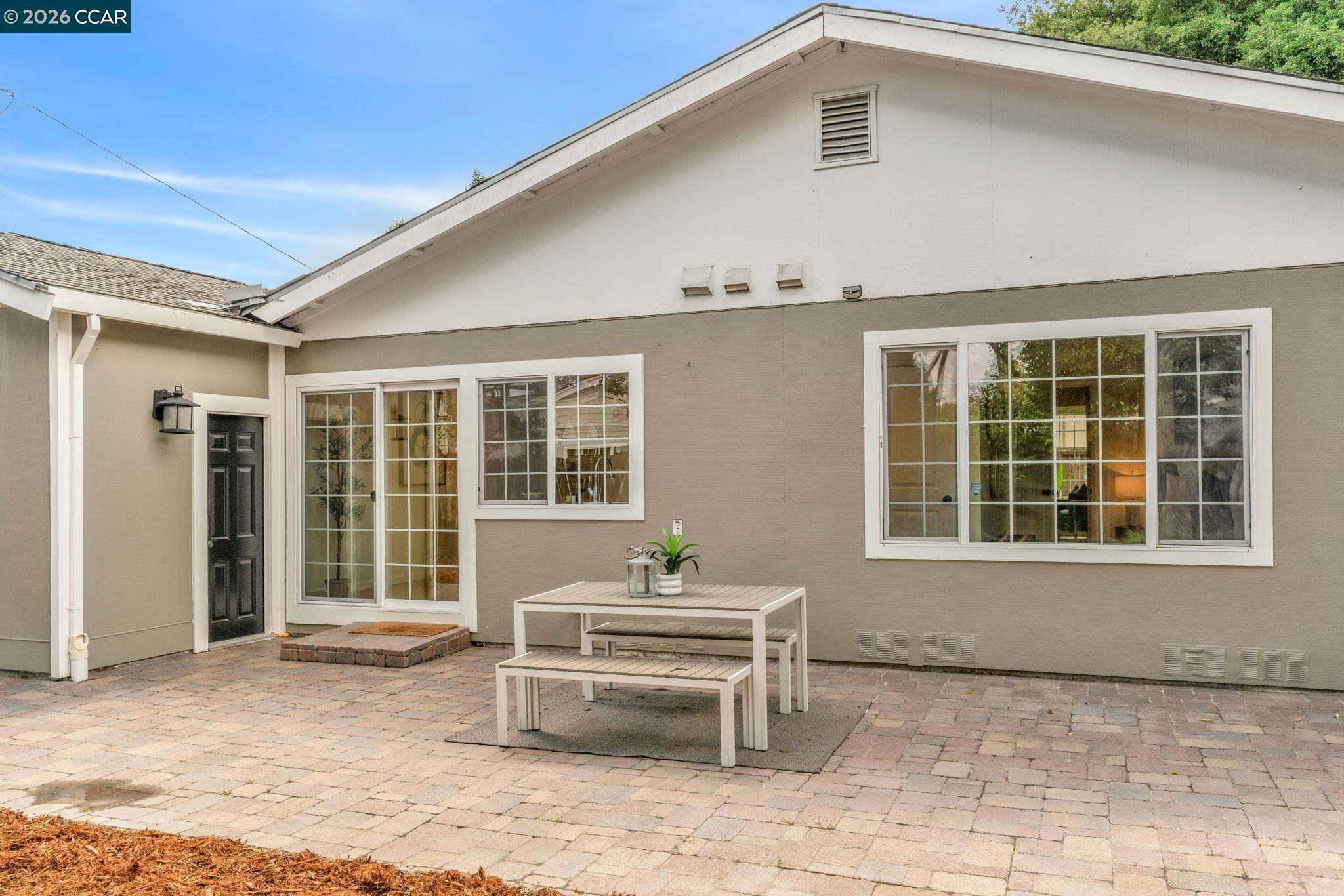 32 Yale Court San Ramon, CA 94583 - Photo 34 of 40 a outdoor space view of a house with a couch