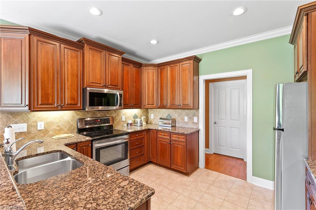 2427 Addison Boulevard High Point, NC 27262 - Photo 11 of 30 Gallery Image 11