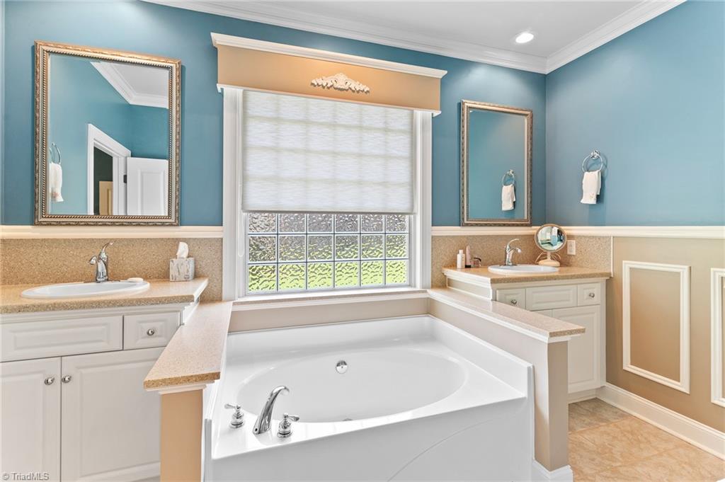2427 Addison Boulevard High Point, NC 27262 - Photo 19 of 30 Gallery Image 19