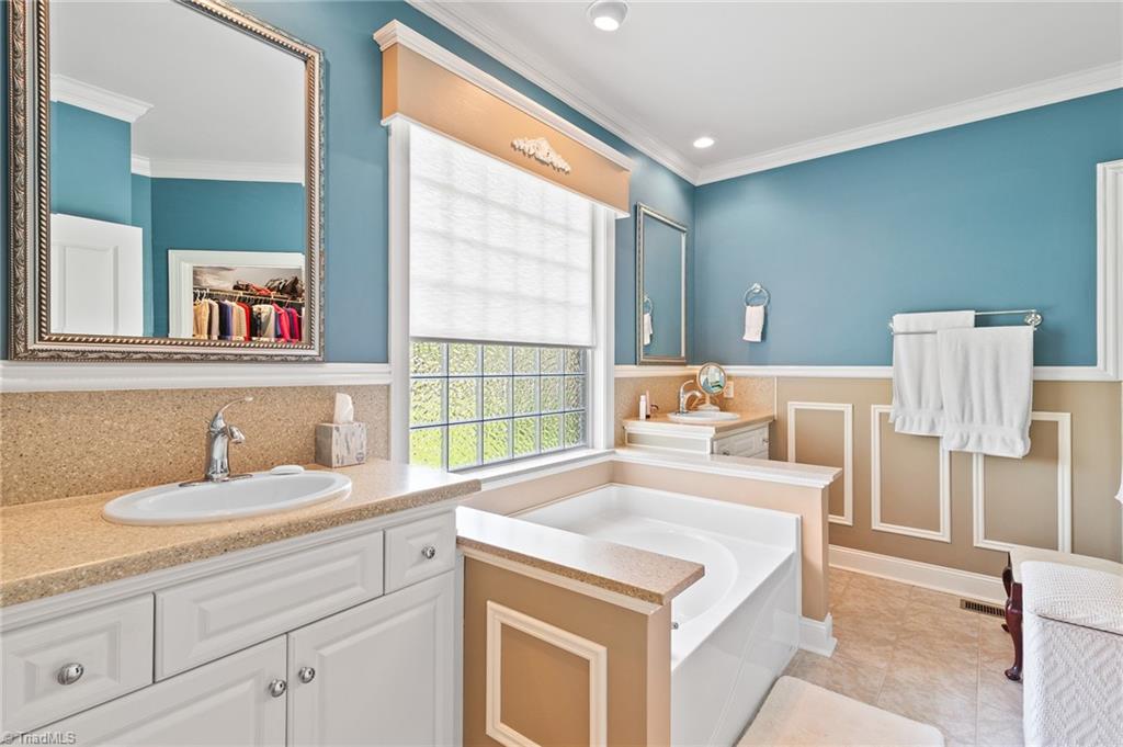 2427 Addison Boulevard High Point, NC 27262 - Photo 20 of 30 Gallery Image 20
