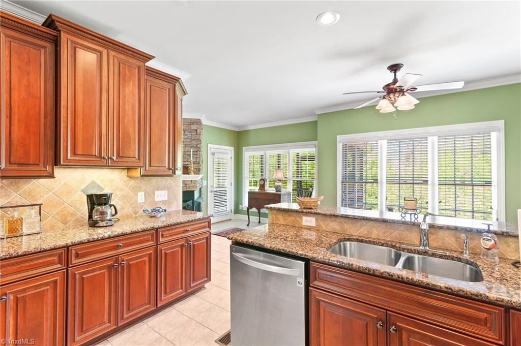 2427 Addison Boulevard High Point, NC 27262 - Photo 10 of 30 Gallery Image 10