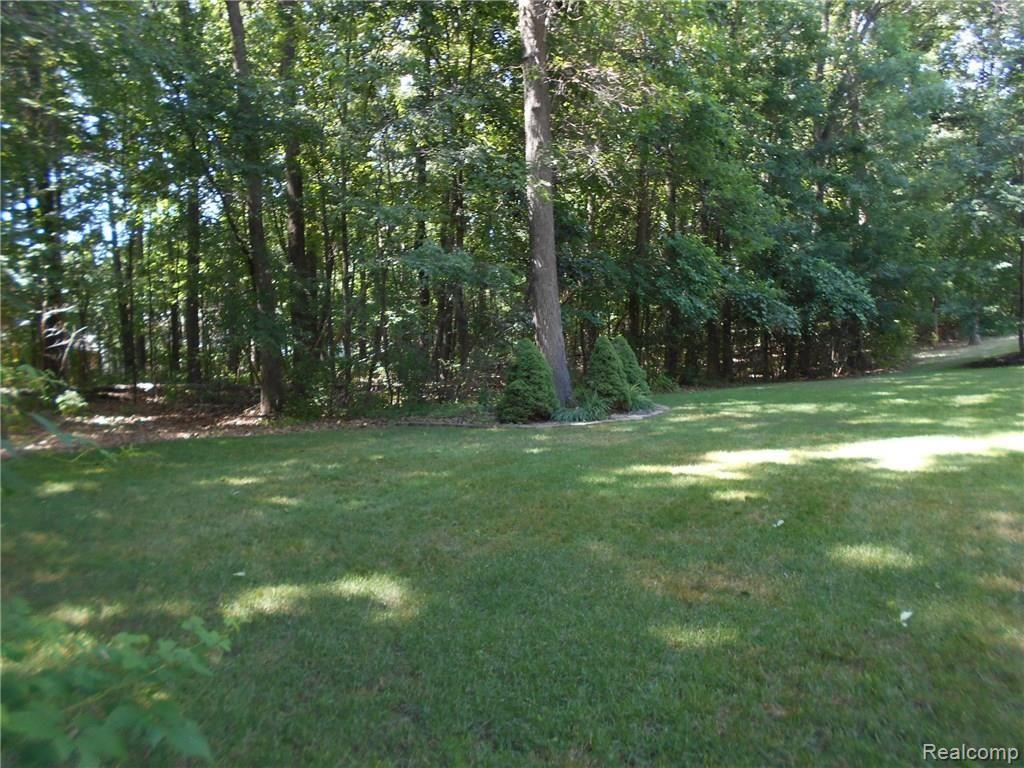609 Timber Ridge Drive Highland, MI 48357 - Photo 13 of 60 DSCN2175.JPG