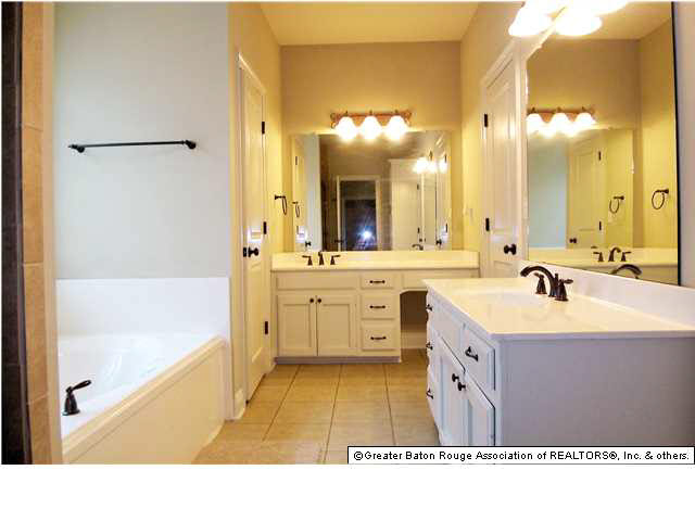17704 Jefferson Ridge Drive Baton Rouge, LA 70817 - Photo 10 of 13 Gallery Image 10